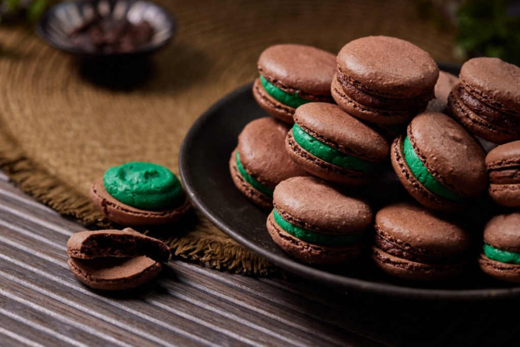 Chocolate Mint Macarons